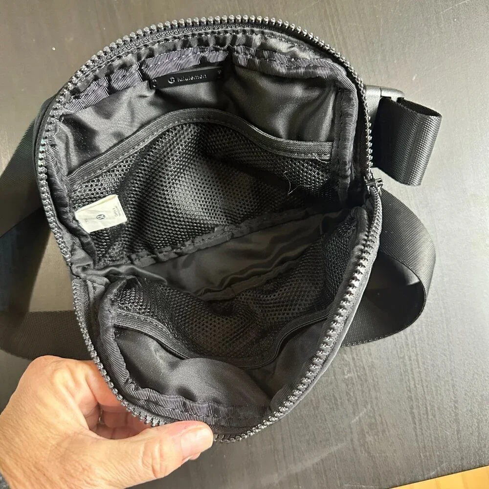 LULULEMON Everywhere Belt Bag Black